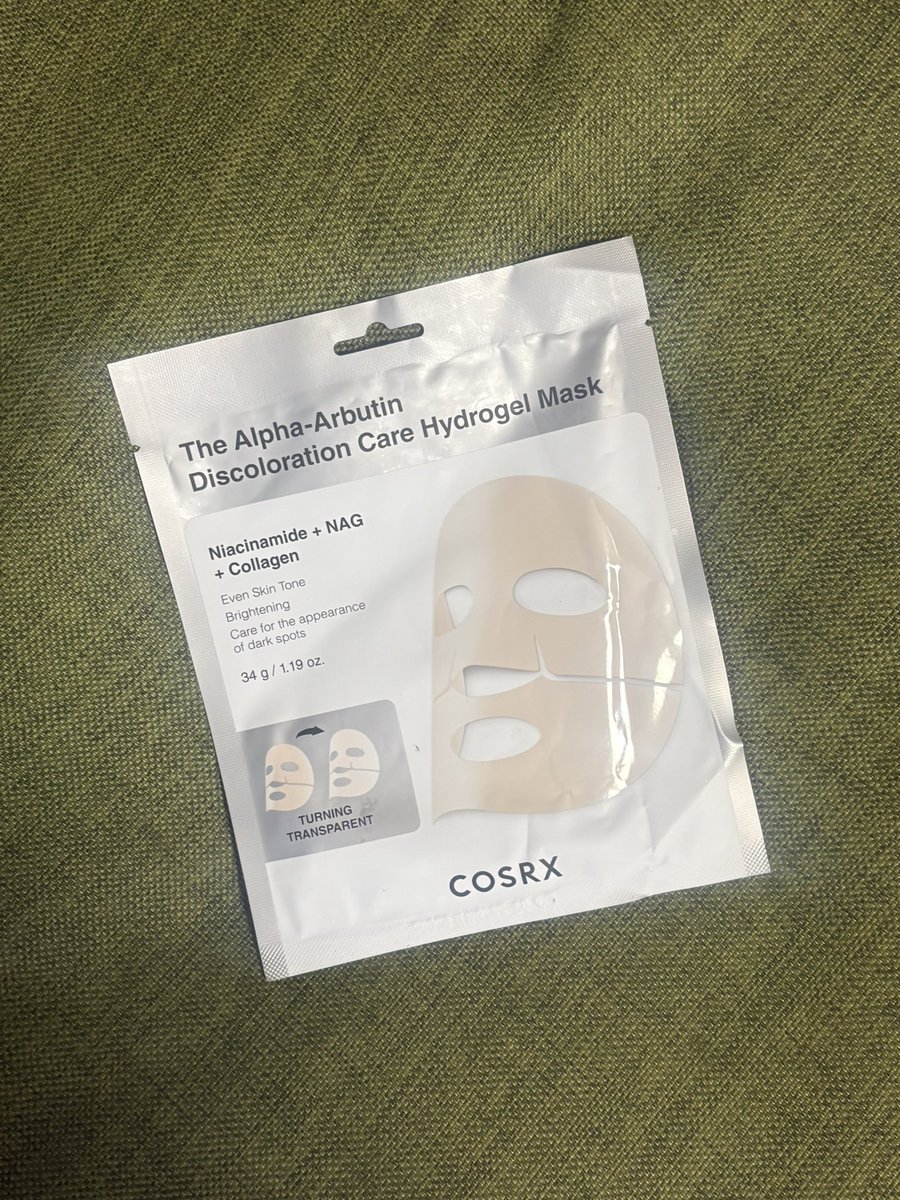 HYTSalon22's tweet photo. COSRX   @cosrx   @COSRX_JAPAN 
The Alpha-Arbutin Discoloration Care Hydrogel Mask

ぷるんっとしたハイドロゲルマスクで、
肌にぴたっと密着する感じが好き😌
時間が経つにつれてシートがだんだん透明になっていくタイプ✨

α-アルブチンに加えて、ナイアシンアミド・NAG・コラーゲン配合で、
乾燥によるくすみが気になる日の集中ケアにも良い💫

使ったあとはしっとりして、肌がつるんとなめらかに見える感じで
「今日はしっかり肌ケアしたい！」って日のスペシャルパックに最適です🫶🏻

韓国スキンケア好きさんはチェックしてみてください✨✨

#COSRX #コスアールエックス #韓国コスメ #韓国スキンケア #シートマスク #フェイスパック #ハイドロゲルマスク #スキンケア #美肌ケア #透明感ケア #くすみケア #保湿ケア #美容垢 #美容好きな人と繋がりたい #コスメ好きさんと繋がりたい
#美容垢さんと繋がりたい #コスメ垢 #ミナトヤコスメ垢さんと繋がりたい