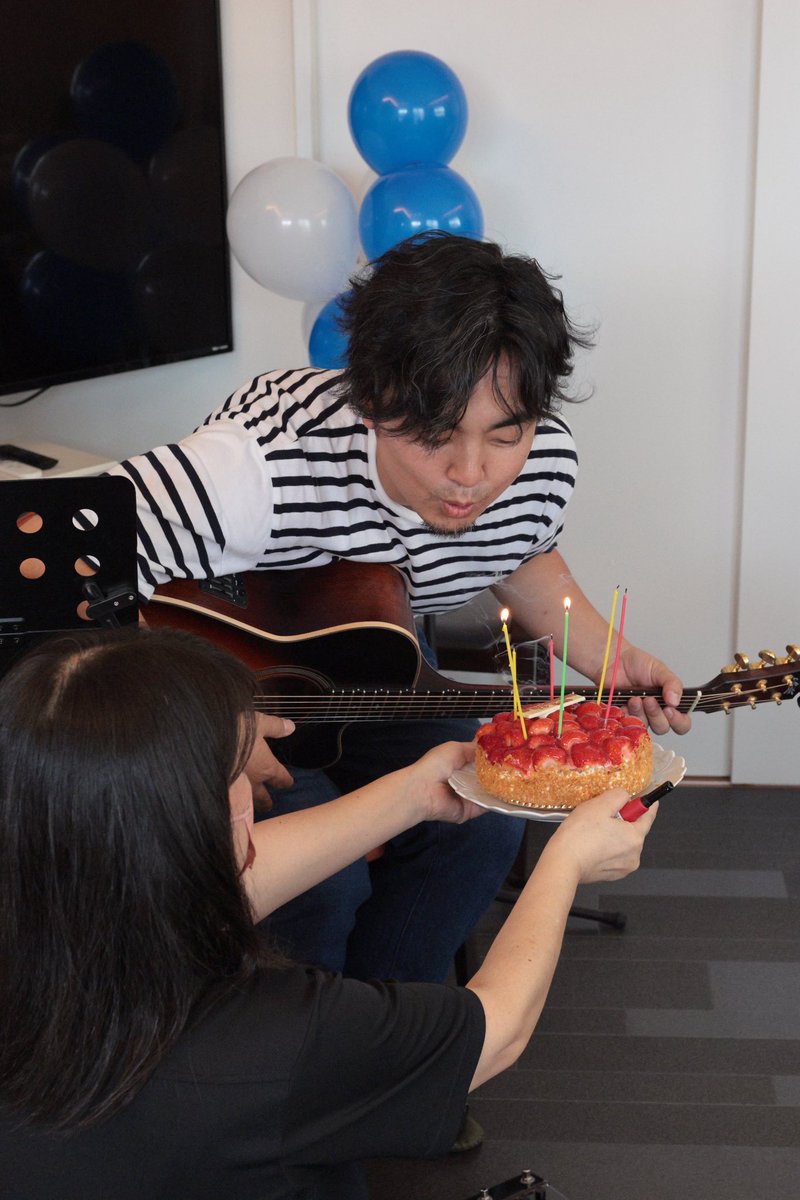 tonpicopon's tweet photo. 昨日の岡山さんぜろライブ無事終了いたしました！
いつもの皆様から、初めての方々まで、お越しいただき本当にありがとうございました🙇‍♂️
ゲストのさわひろ子さんに来ていただき、歌もののライブを岡山できたことで、またひとつ夢が叶いました。
もっといろんな形で演奏の場を作れるように精進します！ https://t.co/64rwx1FfQr