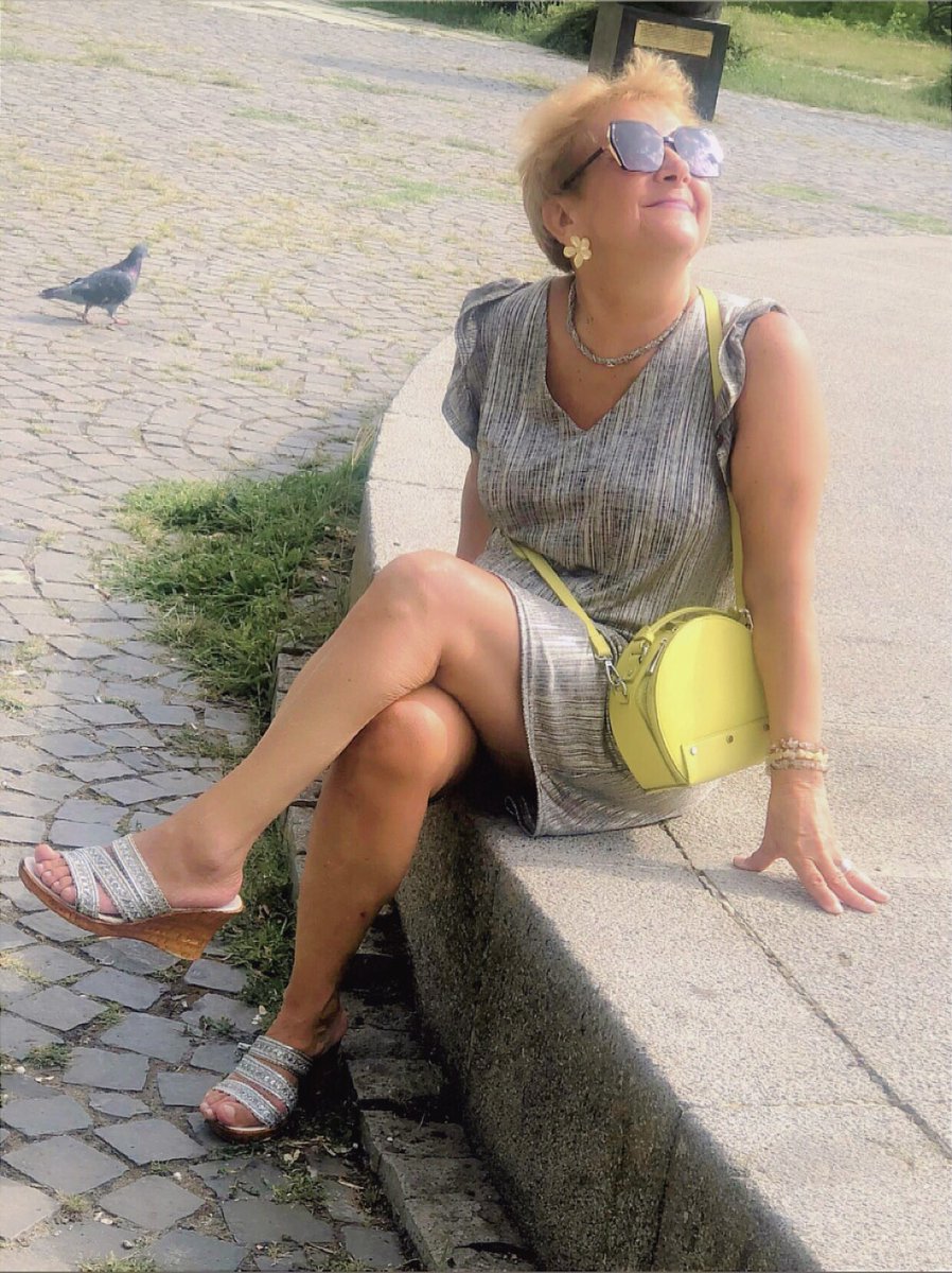 IGearap59531's tweet photo. Buna dimineata,prieteni dragi!☕️♥️Gesturile mici facute din inima ajung acolo unde cuvintele nu vor ajunge niciodata♥️🍀Sa aveti…O zi minunata!💚🍀💚🫰🫰💜🌹💜🙌🙌😘😘😘 https://t.co/aTc59xsW7t