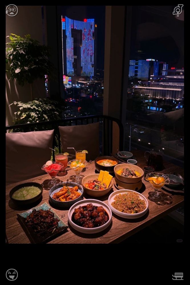 noachan1012's tweet photo. Late-night snacks ease the exhaustion of both body and mind after long hours of work or study. Tasty treats fully unwind tense muscles and weary nerves. 🌈 Showcasing the finest pieces at the sculpture exhibit. https://t.co/g94TCSxKGe
