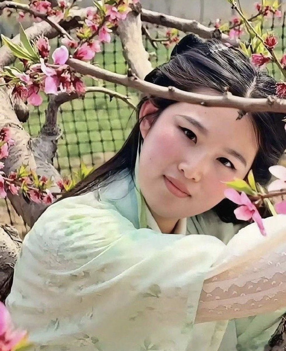 mcudirector's tweet photo. 刘亦菲的妹妹 刘二菲

我们村的小龙女💗 https://t.co/dWPK88gIhF