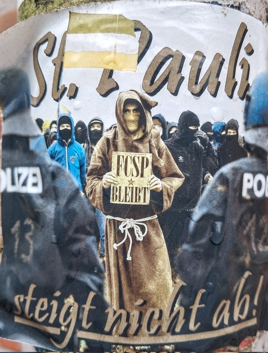 whyaframe's tweet photo. St. Pauli steigt nicht ab!
FCSP bleibt 
#fcstpauli #stpauli #fcsp #sticker #aufkleber https://t.co/5D02dVZnRq