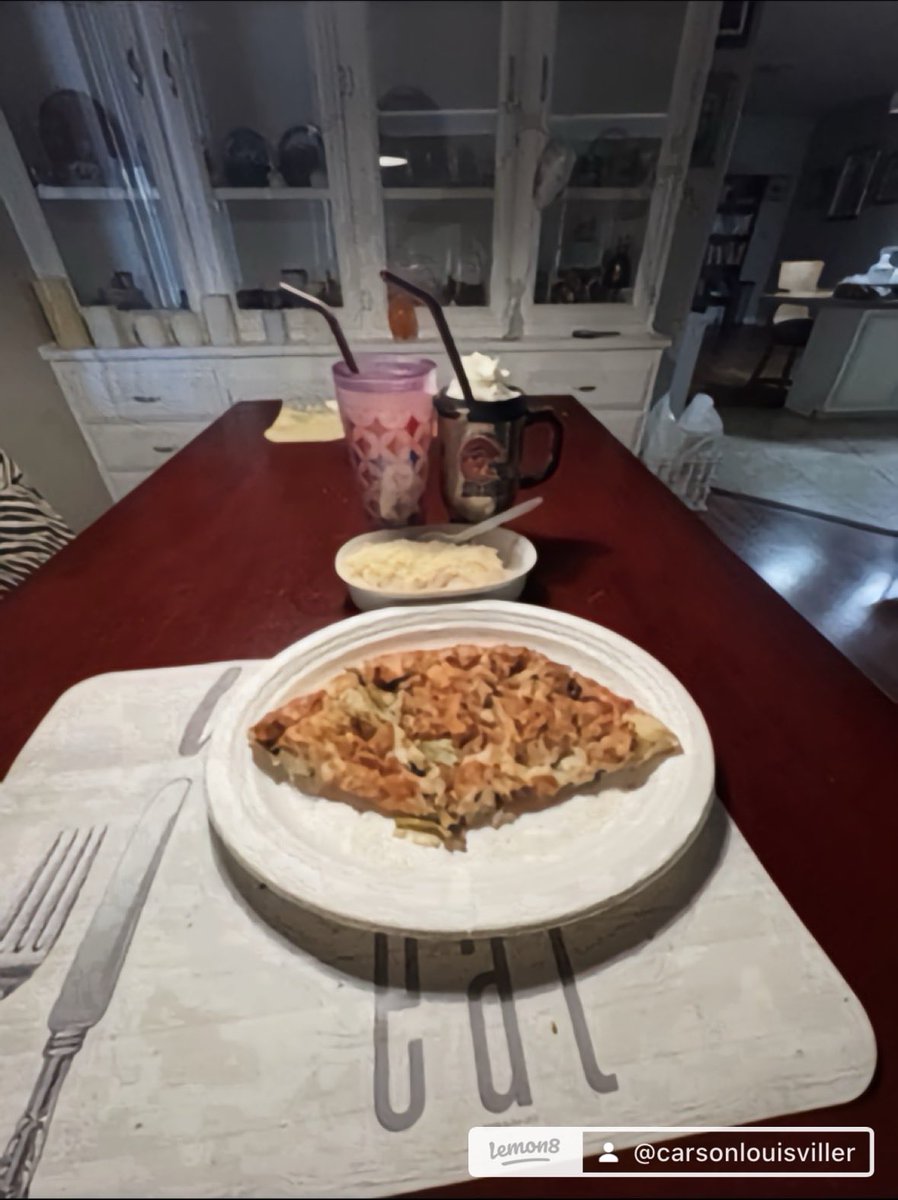 carson_louis's tweet photo. Dinner 🥘Pepz pizza 🍕 salad 🥗mixed berries with whip cream smoothie and ice 🧊tea 🍵yummy 😋nom nom 😋nom #pepzpizza #salad #mixedberrieswithwhipcreamsmoothie #greencoldtea #yummynomnomnom #food_is_good09 #saverorysummerrings #amsrmutbangfood #nextlevelchef👨‍🍳 https://t.co/Uaaa8g7gRF