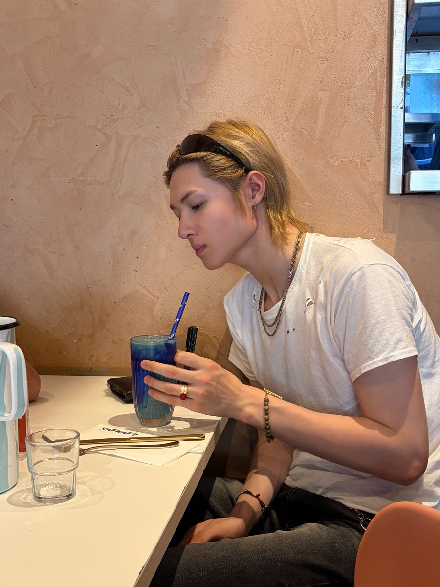 TiiiN320's tweet photo. 26.08.09 Instagram Update #마틴 #MARTIN https://t.co/CYoKmDpdqj