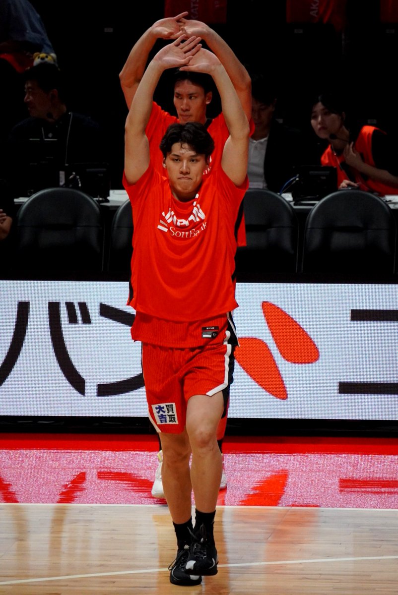 ssmukna's tweet photo. 試合前のウォーミングアップ！

#AkatsukiJapan
#SAGAアリーナ
#三谷桂司朗 選手 https://t.co/nxPVX6NAus