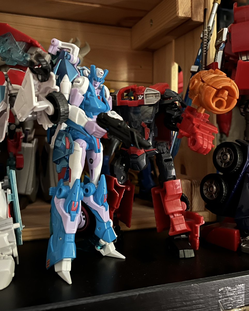 ShadowSiloe's tweet photo. Updated my ChromeHides 🩵♥️ I can never have enough of these two 

#Transformers #Ironhide #Chromia #ChromeHide https://t.co/jqVcMZjj2Q