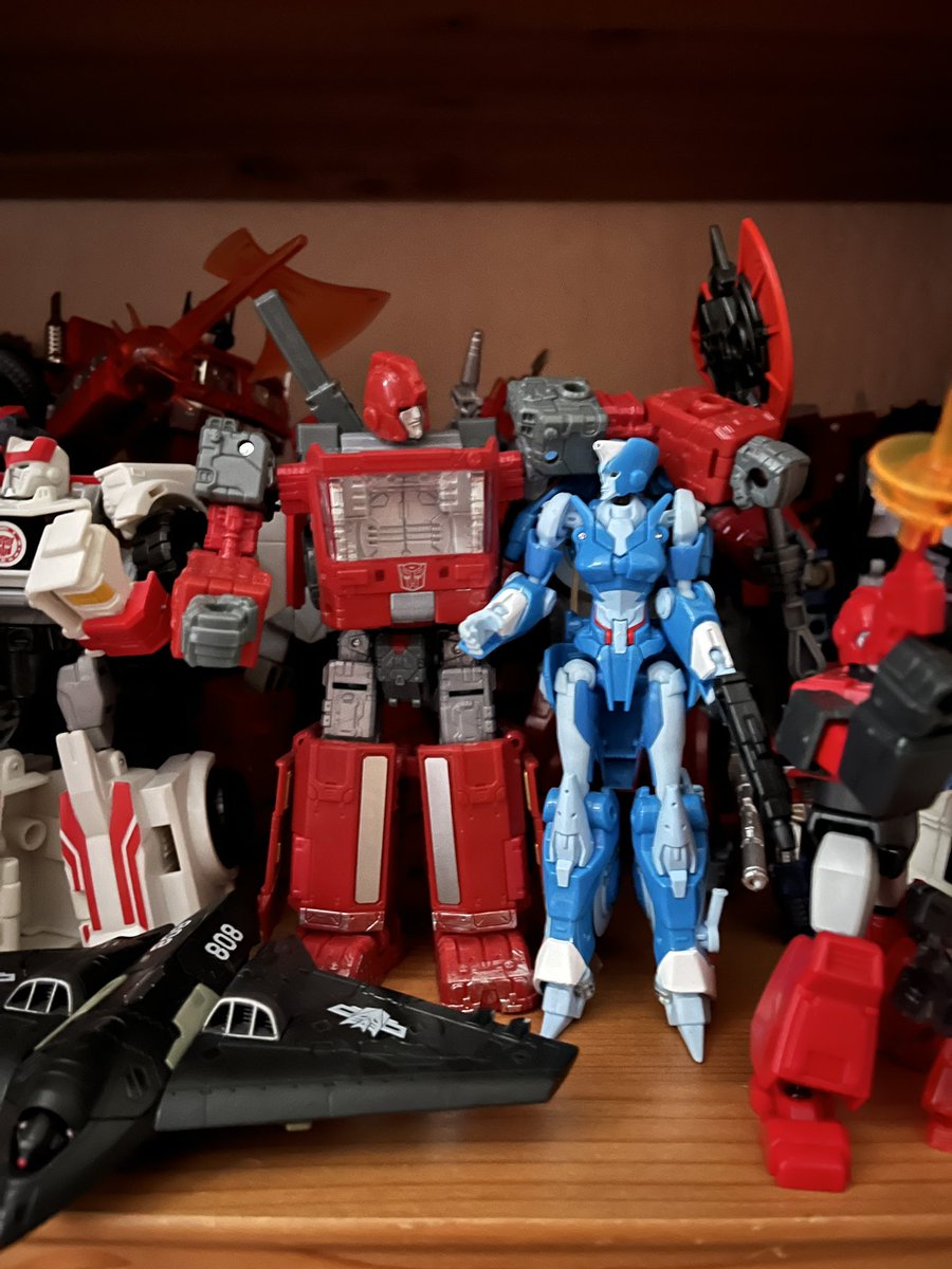 ShadowSiloe's tweet photo. Updated my ChromeHides 🩵♥️ I can never have enough of these two 

#Transformers #Ironhide #Chromia #ChromeHide https://t.co/jqVcMZjj2Q