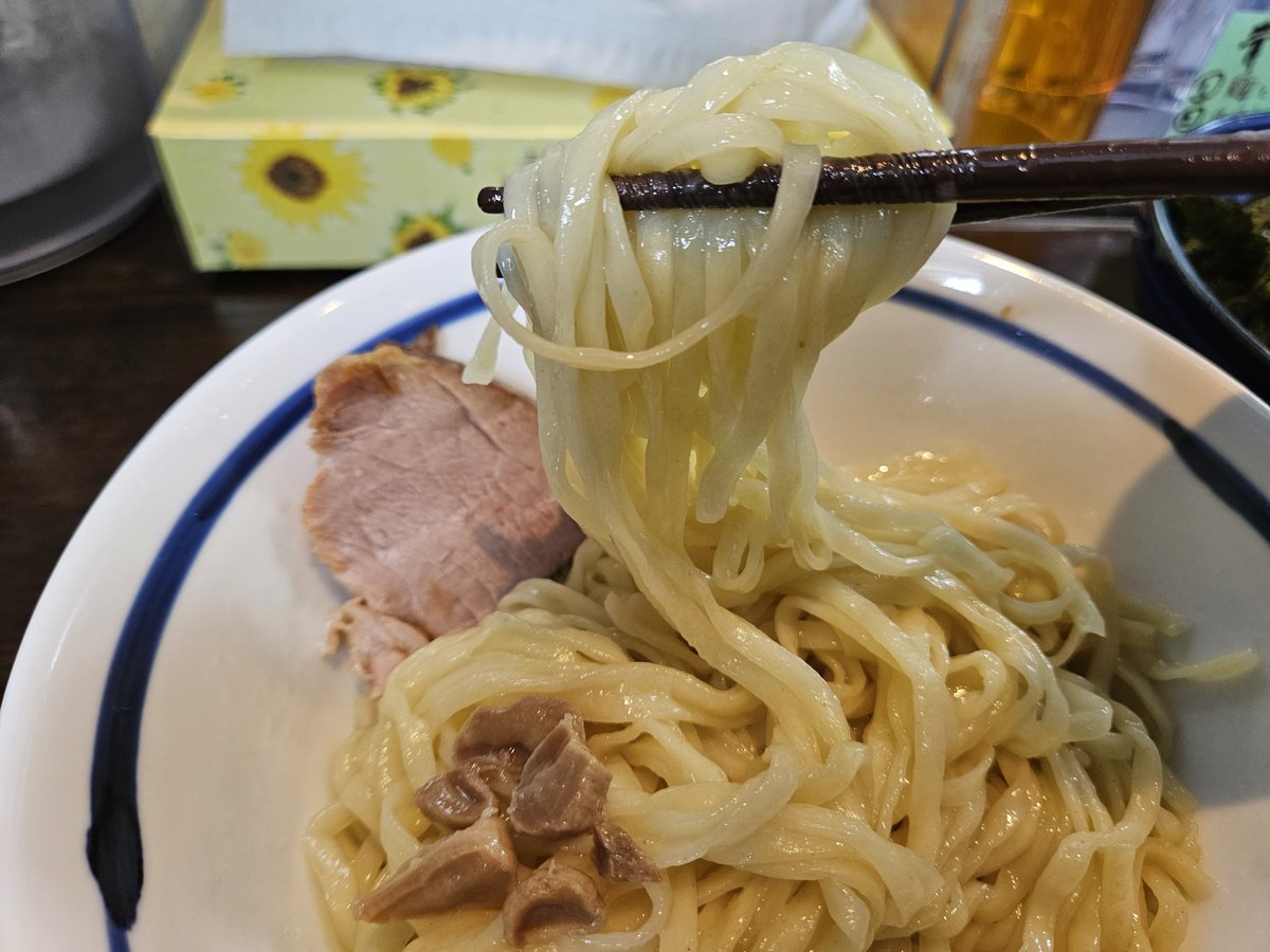 TigerRamen's tweet photo. 麺や 青雲志
【真珠貝塩まぜそば】

連食で通常の(温)バージョン！
温かいと混ぜた時の湯気からいい匂い😋
やはり冷たいバージョンを食べた後だと、温かいだけでも旨みの違いが感じられます🙏
今回もめちゃくちゃ旨いまぜそばでした👍 https://t.co/MaXl0Iy0c5