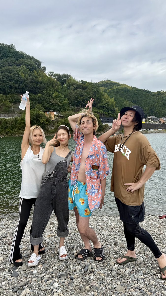 naofumimori's tweet photo. 昨日の桟橋市場zeroも
今日の仁淀川も
どっちも最高に楽しかったー🎶

どう？俺の地元ー？
最高やろー？？

これでよさこい前イベントは全て終了☑️
ご来場ありがとうございました😊

明日からこの4人でよさこい祭りで
歌いまくりますので、
是非ともよっちょれよー🙌 https://t.co/0BYEQOZnin