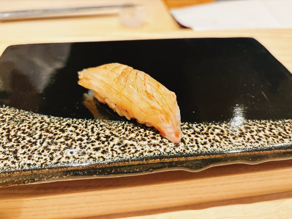 iwharapeko's tweet photo. 8/8sat夜-すし日和

数の子と冬瓜の冷や鉢
しめさば
ホタテと枝豆の冷製魚醤のジュレ
めいちだい https://t.co/4yYtkRJ7lV