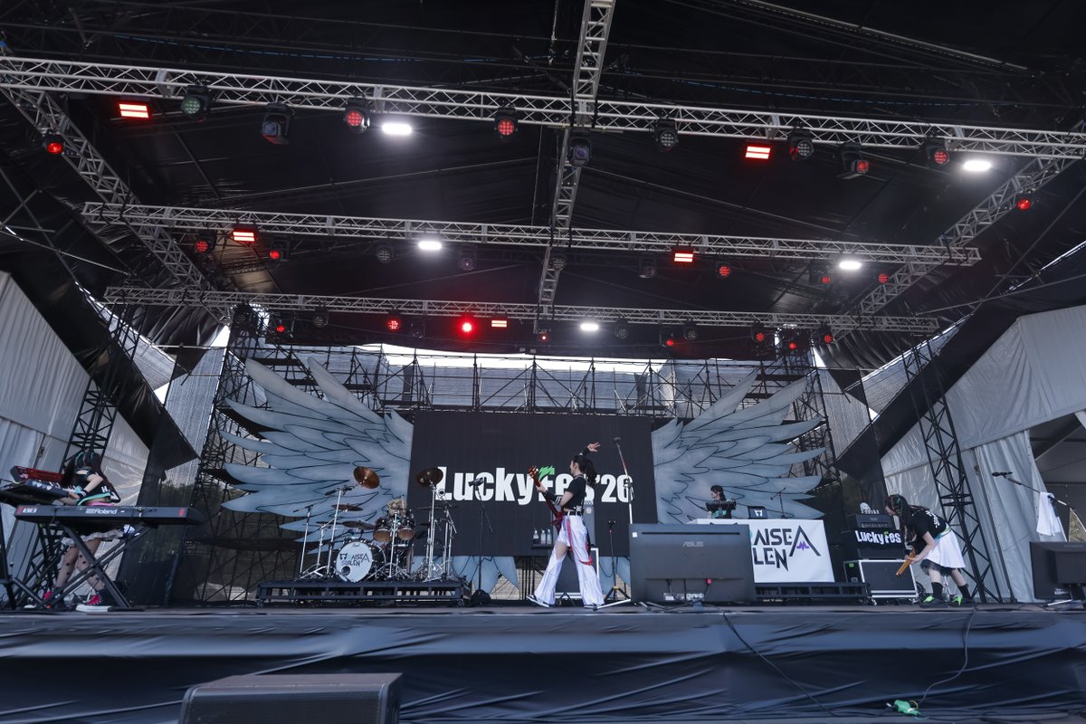 luckyfm_fes's tweet photo. 【SetList + Live Photos】RAISE A SUILEN
LuckyFes'26
WING STAGE 8/9(日)  12:35〜
▶︎https://t.co/nNK4tB6TjG

【SetList】
1. UNSTOPPABLE
2. Drown Out the Noise and Push Through the Trash
3. RUNAWAY STAR
4. 灼熱 Bonfire!
5. WHAT AN EXPLOSION
6. !NVADE SHOW!
7. EXPOSE ‘Burn out!!!’

@bang_dream_info
#RAS #バンドリ