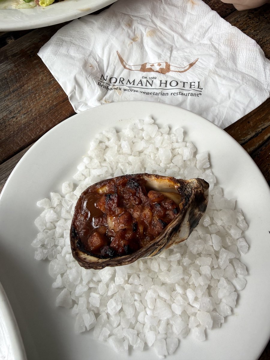 TruthToTellNow's tweet photo. @TheNormanHotel at the Gabba needs to learn that a dozen oysters equals 12 oysters not 11 oysters. At around $5 each, serving 11 is a ripoff or a hopeless mistake. First pic - count to 11. Second pic - the missing late arrival. Maths 101: Always count your oysters at the Norman! https://t.co/rzlFBRPjjt