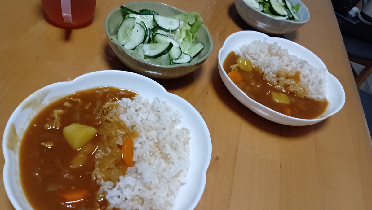 sinpaisyouda's tweet photo. 夕食
カレーライス
サラダ https://t.co/mGvuY0mHfa