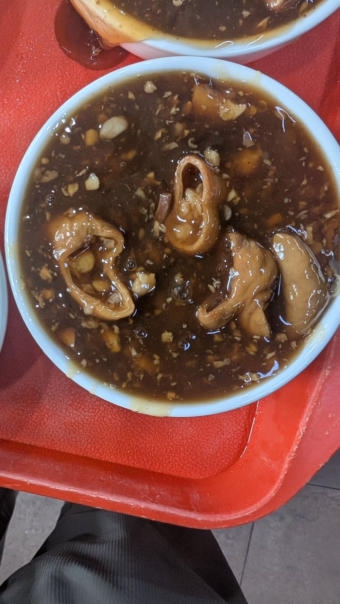 bayernbs's tweet photo. 天和居鲁菜馆，三不沾名不虚传，绵软香滑，不沾牙不沾盘不沾筷。卤煮和炒肝不太能接受，豆汁反而觉得还行。 https://t.co/dbKAGrOKyT
