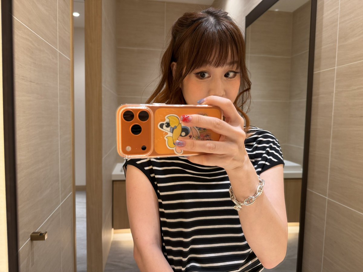iloovepanda's tweet photo. クリスタルサロン🌟🌟🌟 https://t.co/ZR4wF4ZaoJ