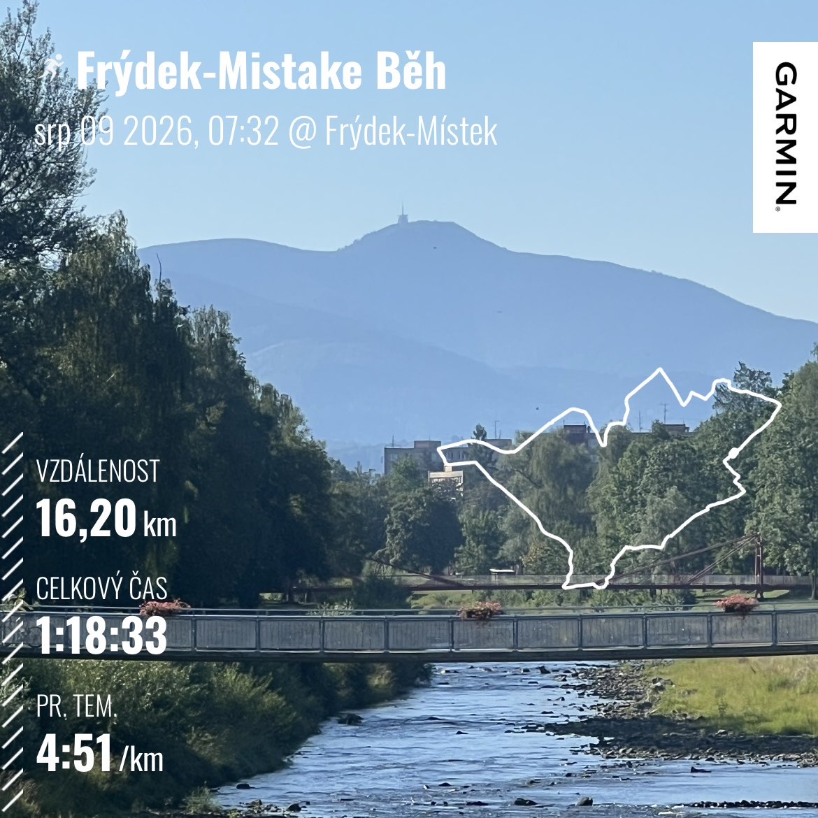 JakoKjuba's tweet photo. Sweet home. 🌳🏡⛰️

T: Dneska lehce.🏃
J: Jasně.

16,2km • 40min • Z4🚀

T: Ty si fakt chuj, čum. 
J:No, ale konzistentní😋🏃

Vztah nám funguje. 😊
Oslavný trojboj jako odměna, mňam DPČ! 🍰🧁 https://t.co/fGE7VwYSEq