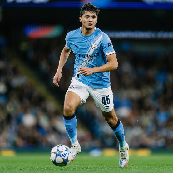 TifeMCFC's tweet photo. 🚨 BREAKING: Abdukodir Khusanov has left Manchester City’s pre-season tour due to a personal matter.

Wishing Khusanov and his family all the best. 🩵🙏

He’s expected back in training shortly. Come back stronger, big man. 💪🏽⚽️

#ManCity https://t.co/y2ROqS4EvJ