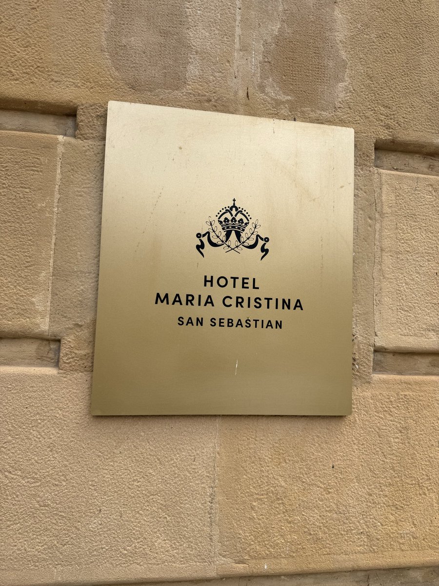 KillaKal's tweet photo. @realEstateTrent And stay at the iconic Maria Cristina. Just returned after a lovely week there. https://t.co/i8u1DiknbH