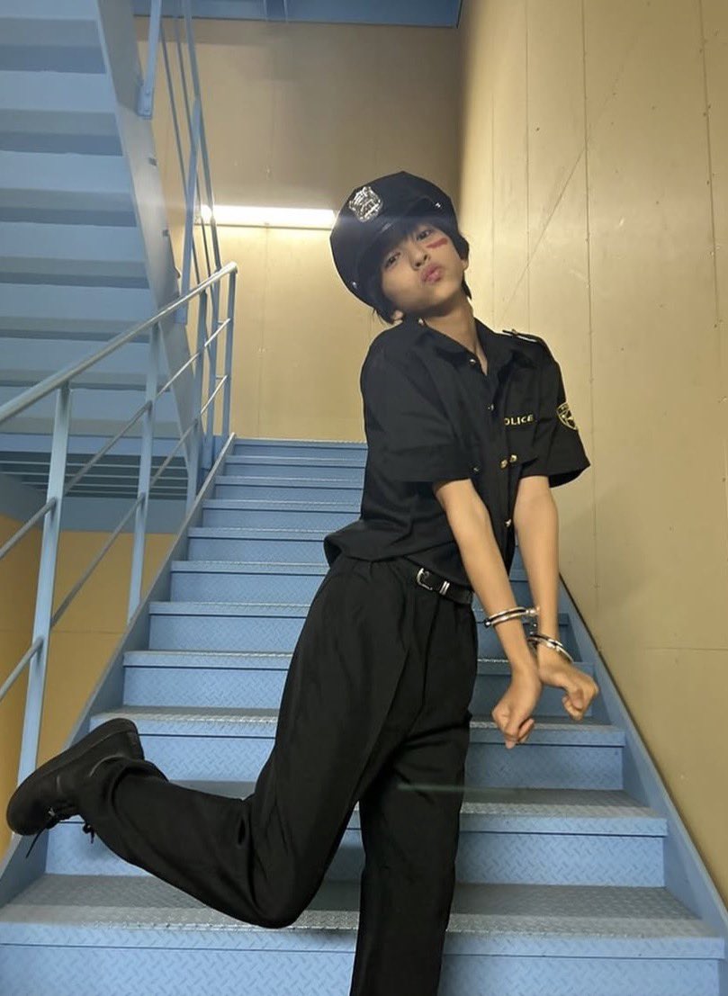 zounookiniiri's tweet photo. 逮捕する側がそれでええんか？すぎる八神見つけちゃってやばぃ https://t.co/YJPfJbhDDC