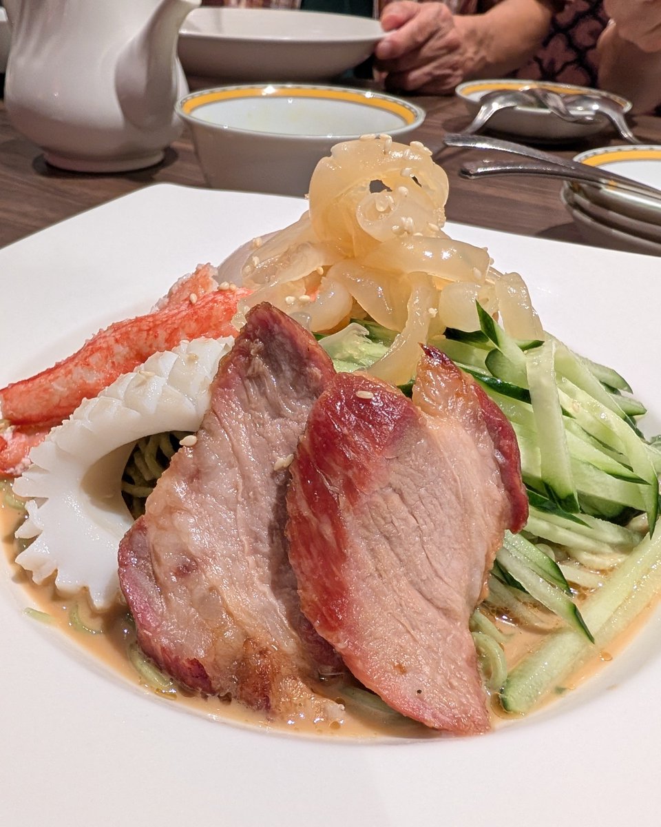 closs33's tweet photo. 銀座アスターにて。

海の幸の翡翠冷麺
見た目も味も満足できる贅沢冷やし中華。 https://t.co/lx1WORM2Q8