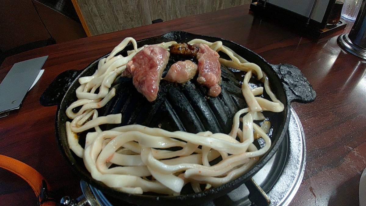 eva351's tweet photo. ジンギスカンの油でうどんを育てる https://t.co/Awxc56lMq3