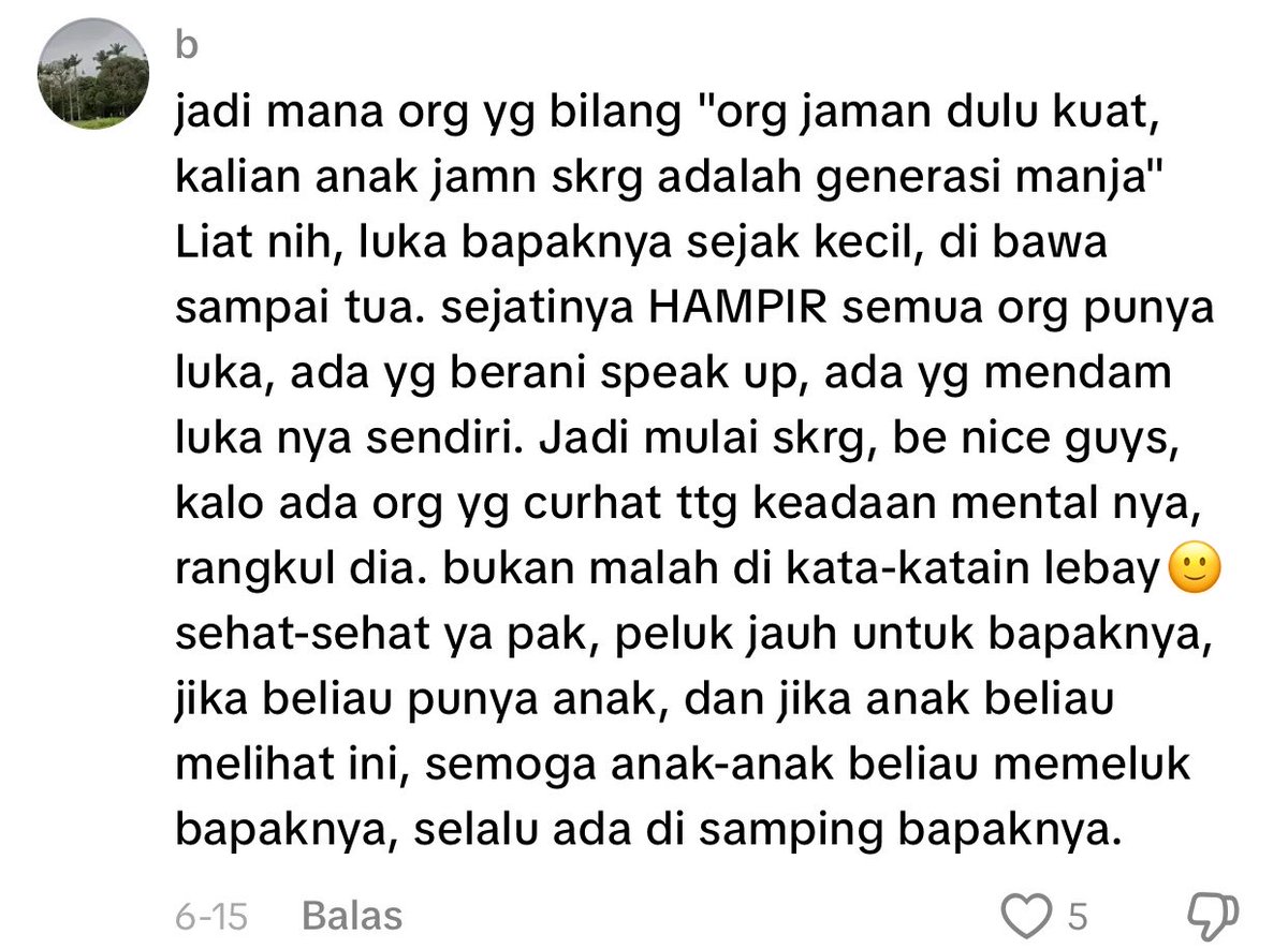 makanikanhiu__'s tweet photo. Jadi bener ya? Waktu itu gak menyembuhkan tapi hanya membuat sedikit pengurangan? Atau tidak berubah sama sekali? Bapak Wawan sekarang usia nya udah 57 tahun, tapi rasa sakit atas traumanya belum hilang..
Itu rasa sakitnya sudah dipendam puluhan tahun yaa… Seorang anak yang (dulunya) gak dapet peran seorang ayah, tapi dia harus menjalani kehidupannya dengan baik. Kenangan itu akan berbekas selamanya ya?
Bapak & keluarga semoga sehat selalu ya, semoga kebahagiaan lebih banyak datang🥺🤍