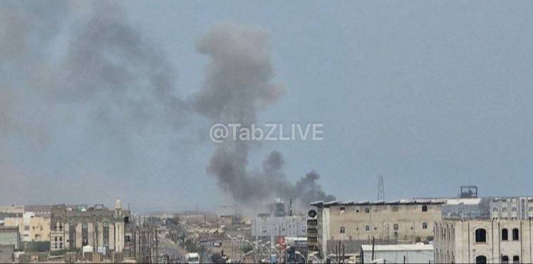 GeoLens001's tweet photo. 🇾🇪 — Houthis/Ansarallah launched missile attacks against the PLC-controlled port city of Mokha.

#Mokha #Yemen #Houthis #AnsarAllah #RedSea https://t.co/T6Kd3nNMjV