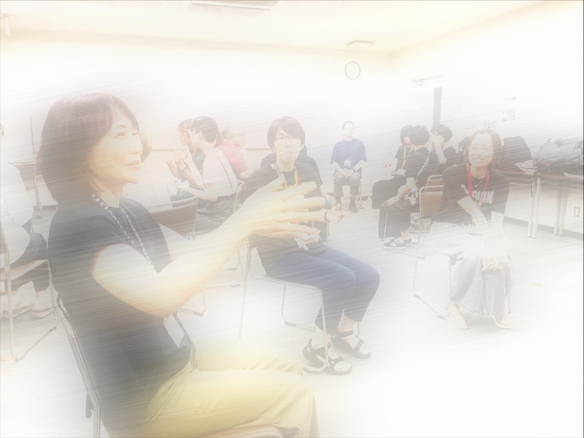 handfuna's tweet photo. 【8月8日の定例会】
「他者を紹介しよう！」企画。まず趣味や好きな物、感動した事などそれぞれの話を聞きます。その情報を元に右隣の人を手話で紹介。例えば「◯◯さんの趣味はサックス🎷」や「◯◯さんは大人の社会科見学にハマってます」新たな一面を理解する機会に。
#手の会　#船橋手話サークル https://t.co/aS3VERl7fx