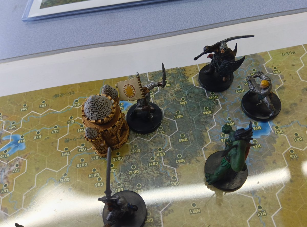 la_pandra20's tweet photo. #kingmaker
#pathfinder2
今日はkingmaker
戦争回。
3倍の軍勢を蹴散らす。 https://t.co/5zNVvszQQ5