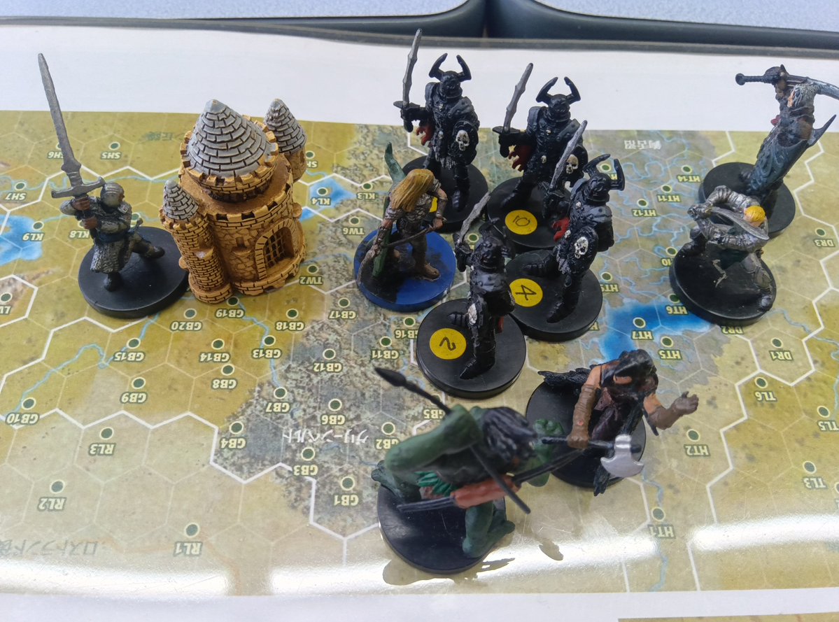 la_pandra20's tweet photo. #kingmaker
#pathfinder2
今日はkingmaker
戦争回。
3倍の軍勢を蹴散らす。 https://t.co/5zNVvszQQ5