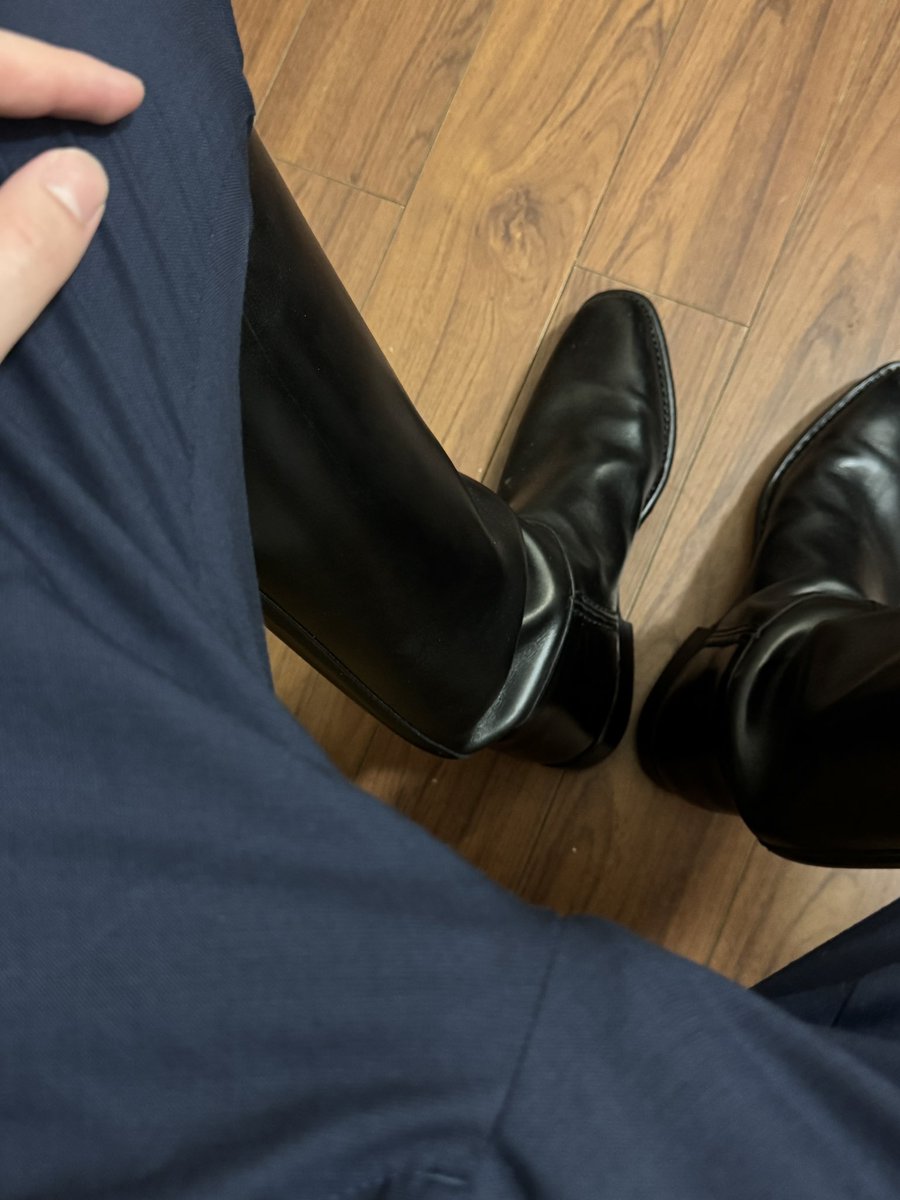 leatherboots123's tweet photo. @yessssnoo https://t.co/m4nPVgHDLo