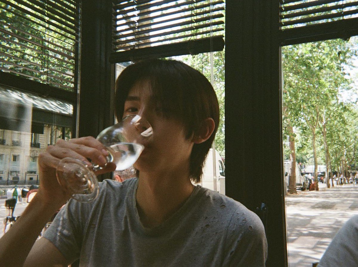mrtinzip's tweet photo. i love cortis on film so bad like why do they look 10x more special when they’re captured on film 😭 there’s just something about these photos that feels so warm and nostalgic https://t.co/P8EvehspJp