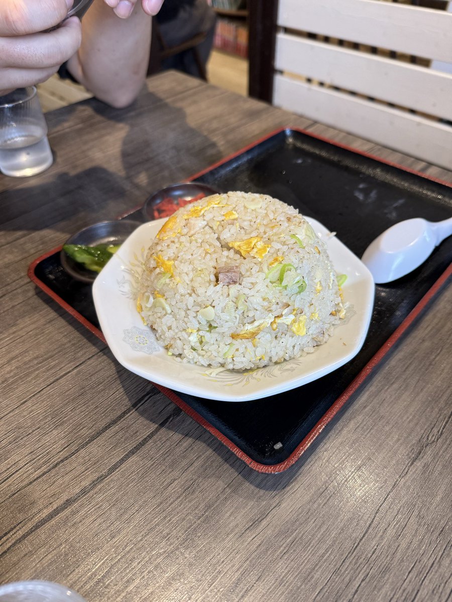 inophard's tweet photo. 【現役】
宮城県多賀城市
＃長町ラーメン多賀城店
ワンタンメン 肉めし
チャーハン https://t.co/uBvZAOzl21