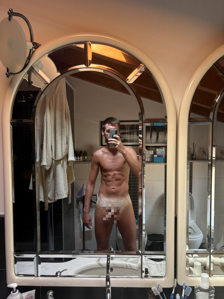 MasterMalpha's tweet photo. Ho fatto in tempo a mandare una foto😂😂😂
Svuotato in 5 minuti 🏧🏧🏧

#findom #drain #master #cashslave #gay #bigcock #hugecock #cashmaster #rtdrain #rtgame #cashdrain https://t.co/IZTHqsjloH