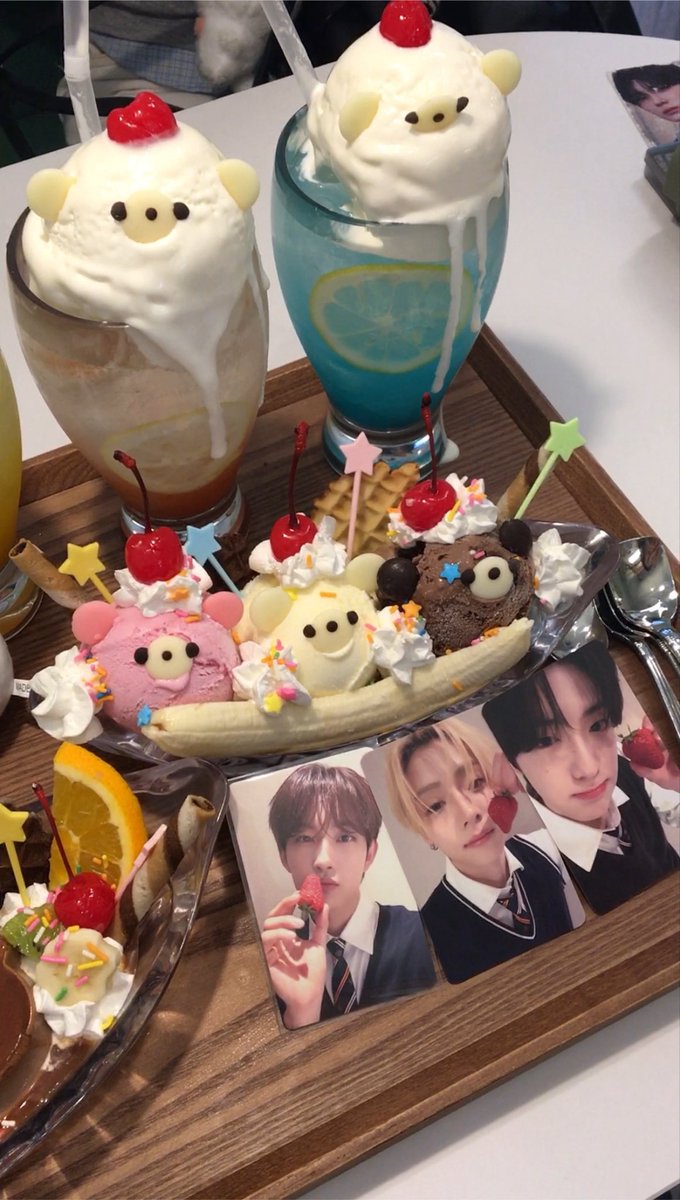 angwoniearchive's tweet photo. 별빵단 상콤단 안심단 백구단 // 
비록 안심단은 포카를 안 들고 왔지만😓 https://t.co/fOyNgylKA7