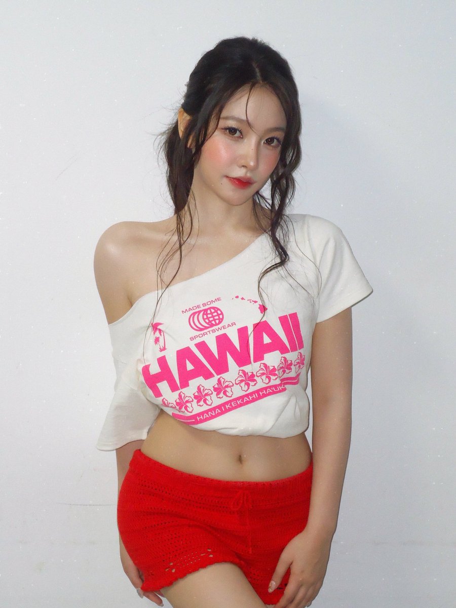 KIMYERIM_INTL's tweet photo. [IG] 260809 KIM YERIM (yerimiese) Instagram update

“🏄🏻‍♀️🌺🌺🌴”

♫ Red Velvet • Hawaii

https://t.co/EIApPtkJaw
#김예림 #KIMYERIM #예리 #YERI https://t.co/xs4IRNV6FV