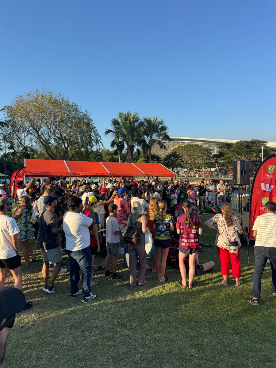 criczonecomau's tweet photo. 📸 Scenes from Darwin Waterfront as cricket fans turned out to meet the Australian Men’s Test team ahead of the First Test against Bangladesh.

Excitement builds for the return of Test cricket to the Top End after 22 years. 🏏🇦🇺 https://t.co/NExdwyA07a