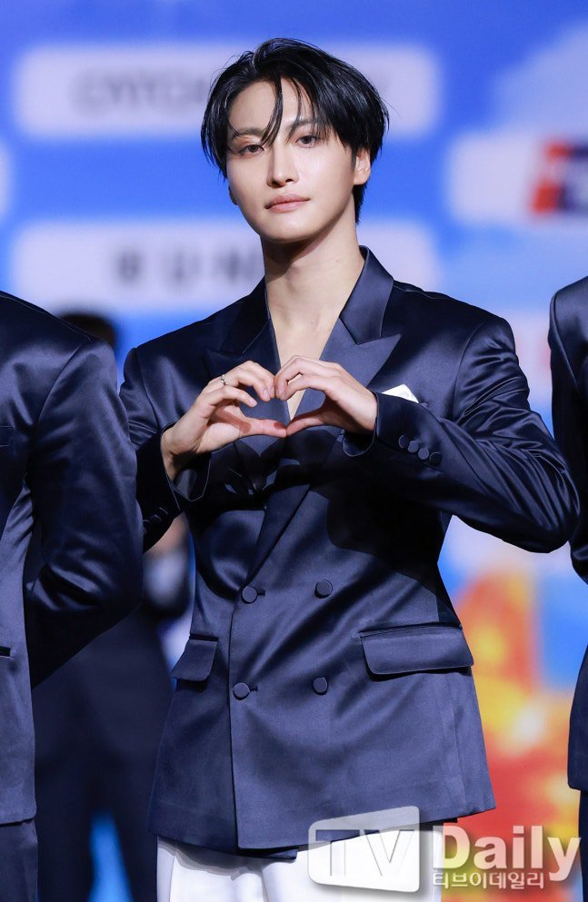 AhoraSouk's tweet photo. Seonghwa so elegent and handsome https://t.co/SmzFTIoQrx