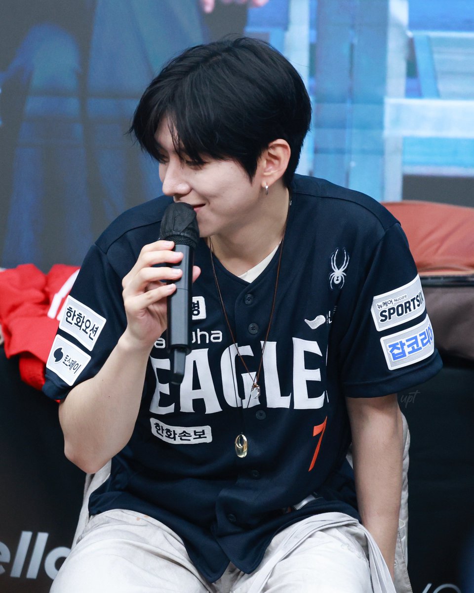 mbb_da_'s tweet photo. 260712 헬로라이브 대면 팬싸

ㅁㅌ ㅊㅊㅈ

#몬스타엑스 #MONSTA_X 
#기현 #KIHYUN https://t.co/swnSqMYRzB