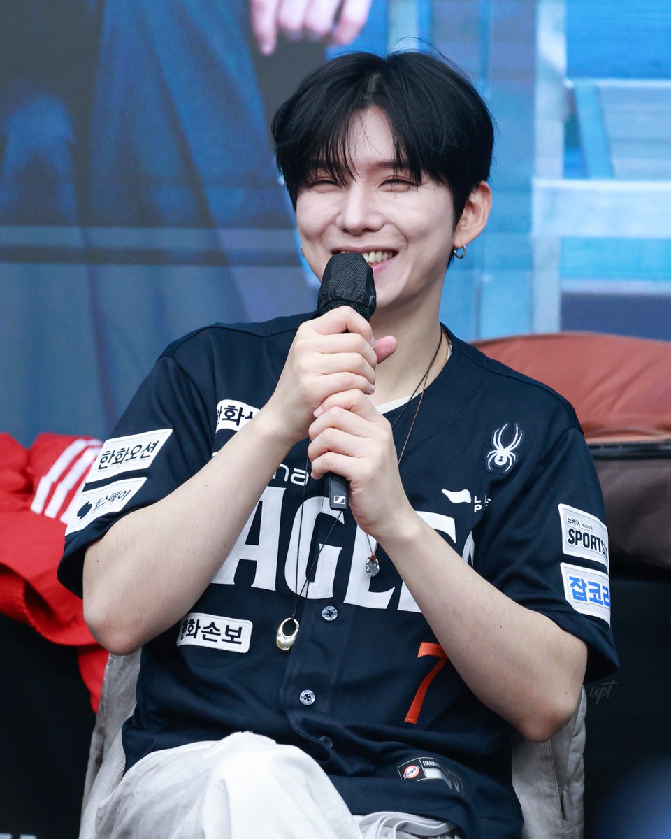 mbb_da_'s tweet photo. 260712 헬로라이브 대면 팬싸

ㅁㅌ ㅊㅊㅈ

#몬스타엑스 #MONSTA_X 
#기현 #KIHYUN https://t.co/swnSqMYRzB