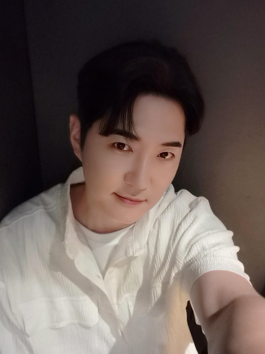 fangori0113's tweet photo. 데니안 오피셜 인스타
🔗https://t.co/q6Qh1z6Rbx

[📷]

상식을 뒤엎는 한 끼 요리🍚
무더운 여름에도 데니와 알토란🩵

#데니 #데니안
#DANNYAHN
#알토란 https://t.co/URGlneZQzK