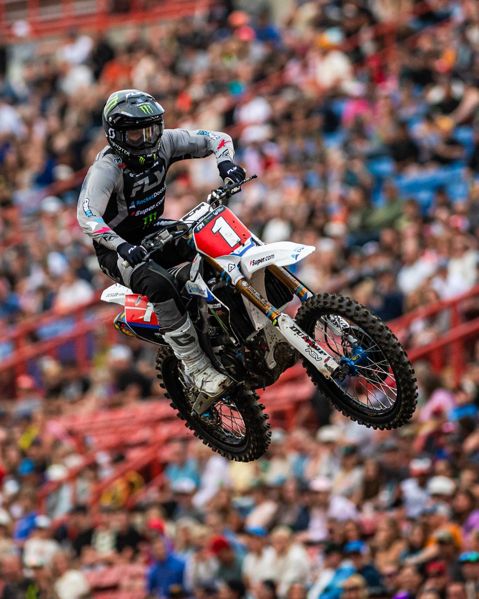 motoonline's tweet photo. π The SX1 victory is Cooper Webbβs in Calgary after splitting wins with Justin Hill, as Max Anstie dominated SX2. π¨π¦ Let us know your biggest takeaways from @FIMWSX round one! #MotoOnline #WorldSupercross #WSX https://t.co/jYOeA5Ub62