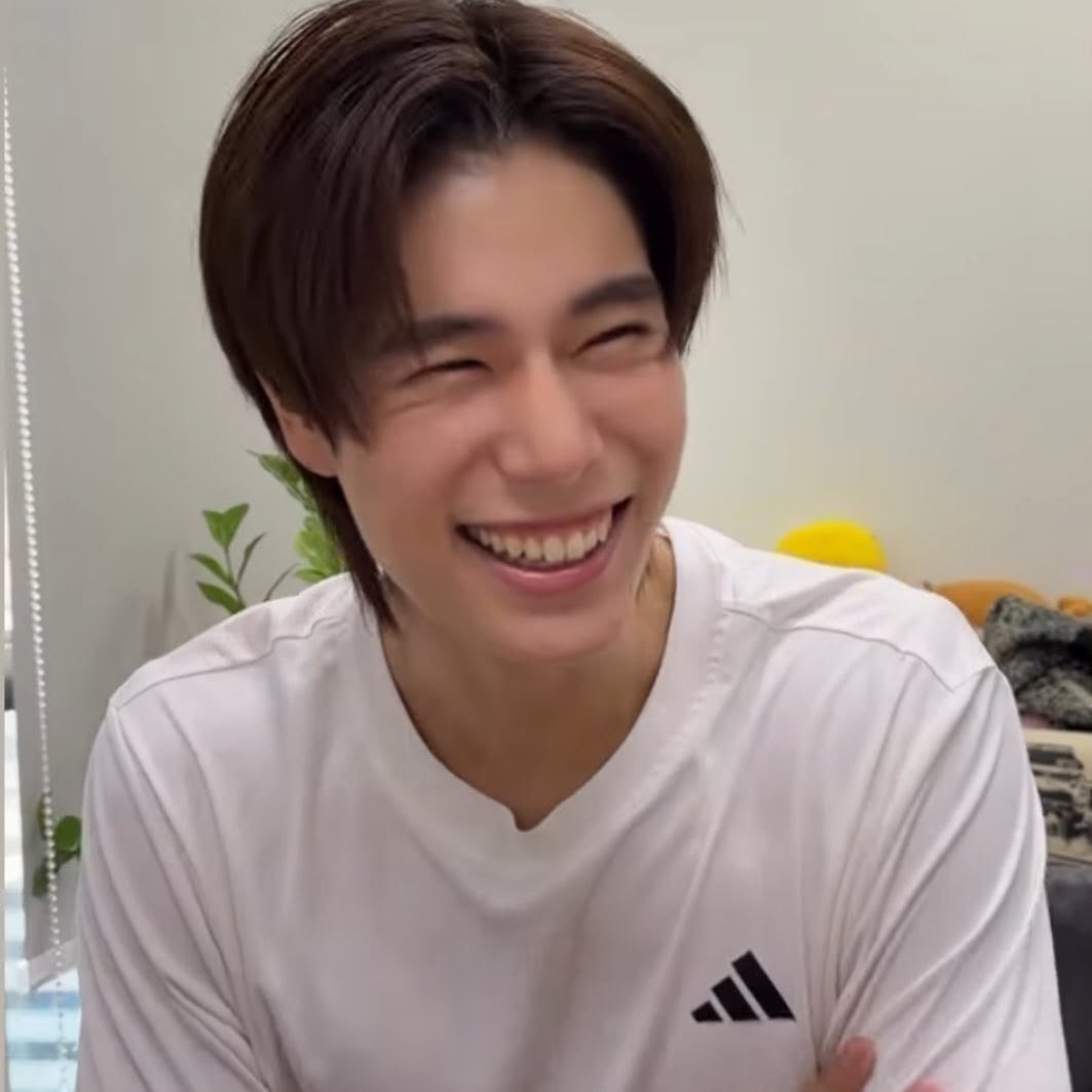 yapperphu's tweet photo. phuwin’s cat whiskers 😭🤍 https://t.co/zPHeVyTiW5