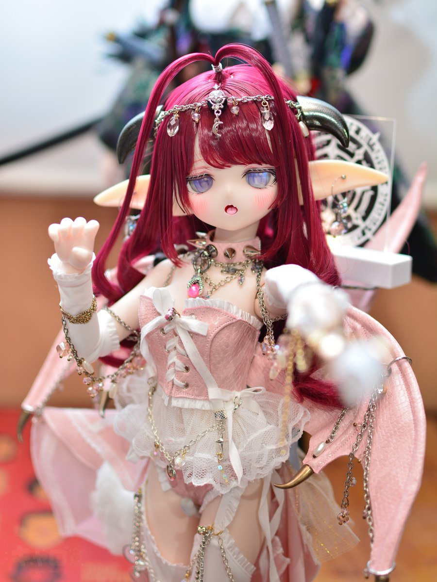 iyuki_doll's tweet photo. #ドールファンタジー に参加しました🔮🪄
ピンクのドラゴン🐉ちゃんの衣装をキラキラいっぱいにしたよ✨
ドラゴンってキラキラしたものが好きって言うじゃないですか??🤗

#ぴんくのしっぽ 
#くろまめっ子 https://t.co/ycsuj3tgXl
