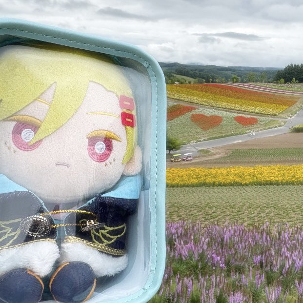 999_toSt's tweet photo. なんかチル空間だよせち！
青い池だせち！！
ハート！ハートかわいいねせち！！！
すごい向日葵だよせちー！！！！！ https://t.co/qMABQ0kVyn