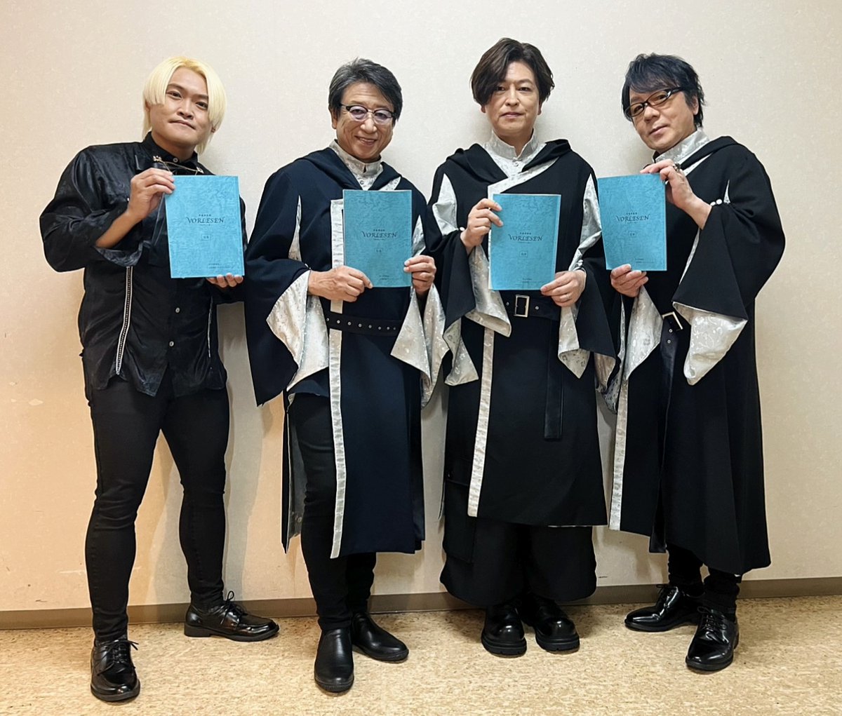vorlesen_info's tweet photo. 福井公演ご来場いただきありがとうございました🦖
#井上和彦,#速水奨,#緑川光,#木島隆一

素敵なホールでショパンの物語をショパンの音楽と共にお贈りしました🎵
トークコーナーでは福井トークも盛り上がりましたね☺️

次回は東京公演🗼
8/23(日)タクトホームこもれびGRAFAREホール
福井公演とはまた異なった"黒いリボンの葬列"をお楽しみに‼️
#井上和彦,#福山潤,#河西健吾,#狩野翔,#濱口綾乃

https://t.co/9ZMCrkKXUZ
#フォアレーゼン