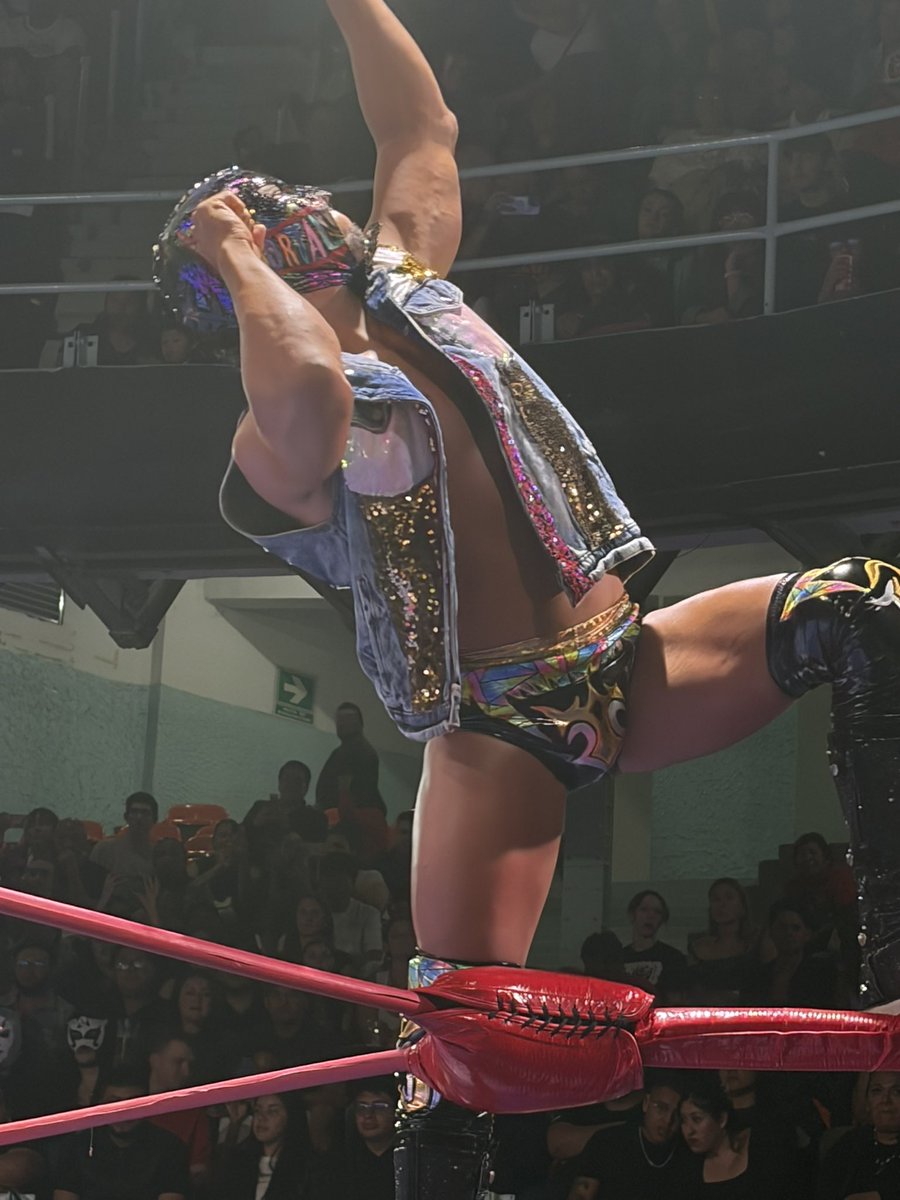 aheaheuhihahaha's tweet photo. 20260808 アリナコリセオ　titan elbandido の試合後、おひねりも飛ぶ好試合　#titan #elbandido https://t.co/SnULt1d1KM