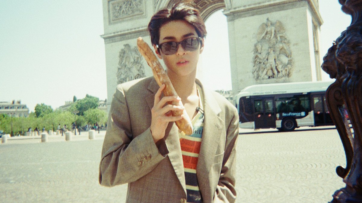 keon_hooz's tweet photo. #keonho paris https://t.co/8n8rihK99G