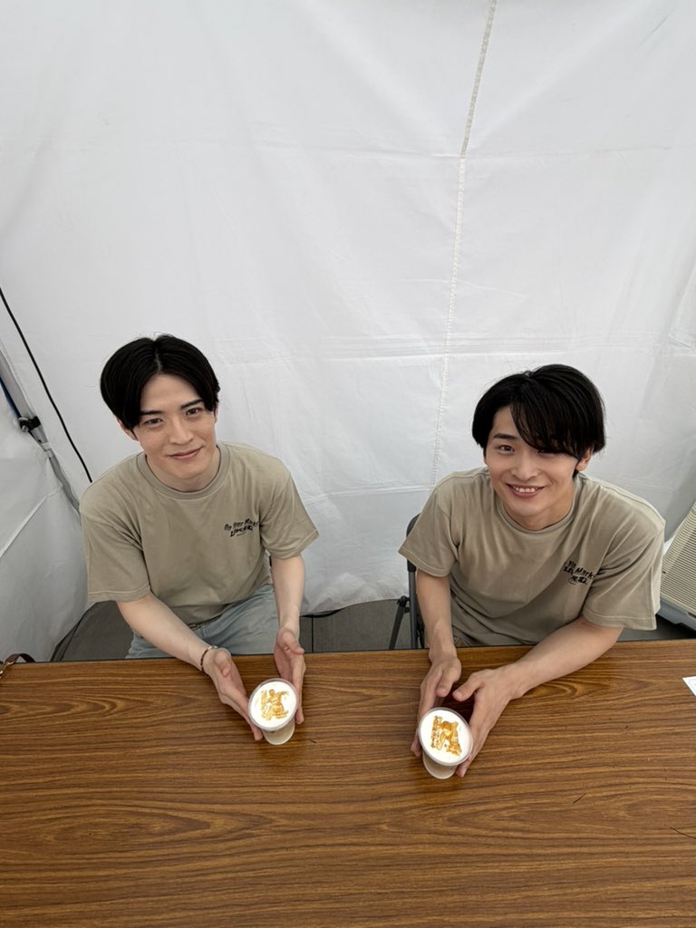 on_your_marks2's tweet photo. 📢 ロトスコープアクター サイン会、ありがとうございました！ 🏃✨

本日は、

🏃 東 拓海さん（樺木 役）
🏃 正木航平さん（海棠 役）

にご参加いただきました！

そして、お二人にも10秒チャレンジ＆BATABATA PAINTに挑戦していただきました🔥

気になる最終結果は…！

🥇 野崎亨類さん（トガシ 役）｜454歩
🥈 長森 要さん（財津 役）｜412歩
🥉 正木航平さん（海棠 役）｜396歩 🆕
🏃 村井崇記さん（小宮 役）｜394歩
🏃 村上カイリさん（仁神 役）｜393歩
🏃 又城 萌さん（椎名 役）｜368歩
🏃 佐藤菜奈子さん（浅草 役）｜361歩
🏃 東 拓海さん（樺木 役）｜315歩 🆕

そして――
🏆 最終トップは野崎亨類さん、454歩！！

ロトスコープアクターの皆さん、そしてサイン会へお越しいただいた皆さま、ありがとうございました！🏃✨

サイン会は本日で終了となりますが、「On Your Marks」はまだまだ続きます！

ぜひ引き続き、劇場アニメ『#ひゃくえむ。』の世界を会場でお楽しみください🔥

#OnYourMarks
#赤坂サカス