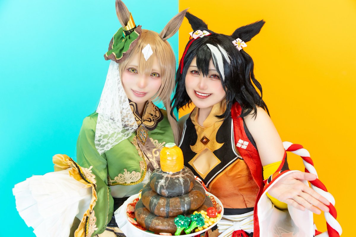 anpyonchan's tweet photo. cosplay コスプレ
　
𓌉◯𓇋
　にんじんハンバーグ！
　　　　　　めしあがれ🎶
　　　　　　　　　　𓂃 𓎩 𓌈
　
ウマ娘　プリティーダービー
　
キタサンブラック❤️(@h_tomato_o )
サトノダイヤモンド💚あんぴょん
　
📷Tonyさん　(@TonyCosptony ) https://t.co/Uw2RFqlAaZ